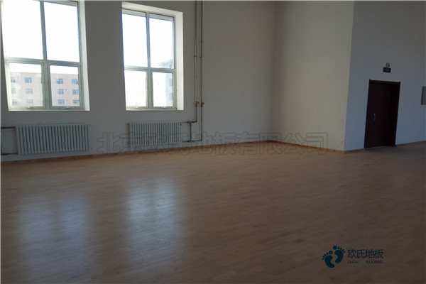 專業(yè)籃球?qū)嵞具\動地板怎么維護