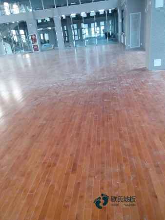 松木NBA籃球場木地板結(jié)構(gòu)