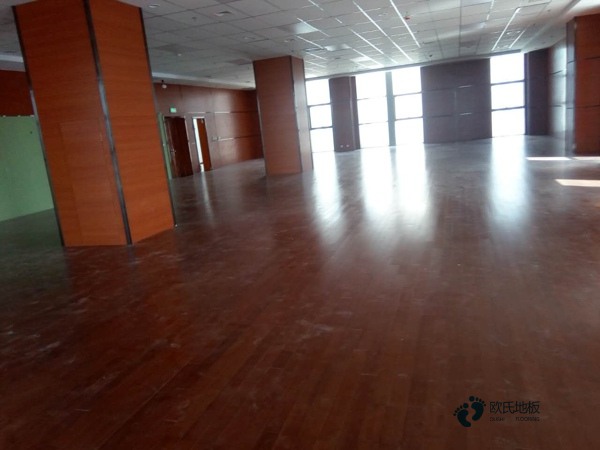 松木籃球場實木地板哪個牌子好？